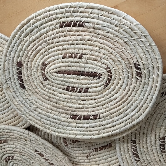 SOLD - Wicker placemats - Picture 2 of 2